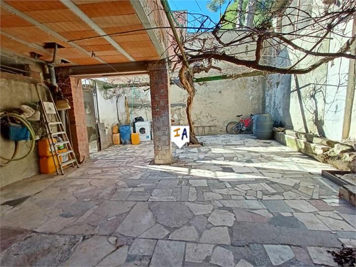 Image No.16-8 Bed Commercial for sale