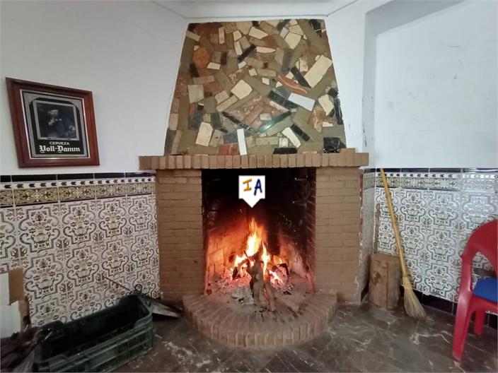 Image No.17-8 Bed Commercial for sale