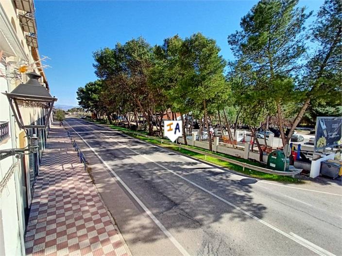 Image No.7-8 Bed Commercial for sale