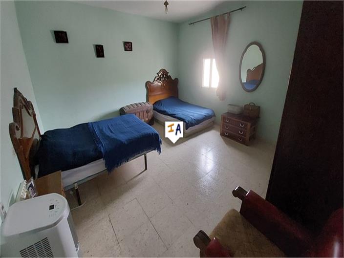 Image No.15-4 Bed Farmhouse for sale