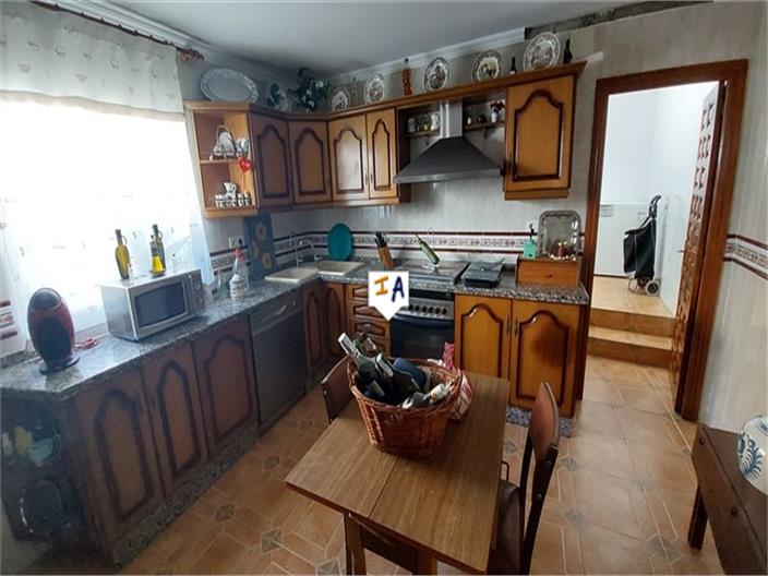 Image No.7-4 Bed House for sale