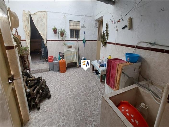 Image No.8-4 Bed House for sale