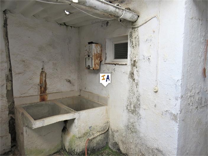 Image No.15-3 Bed House for sale