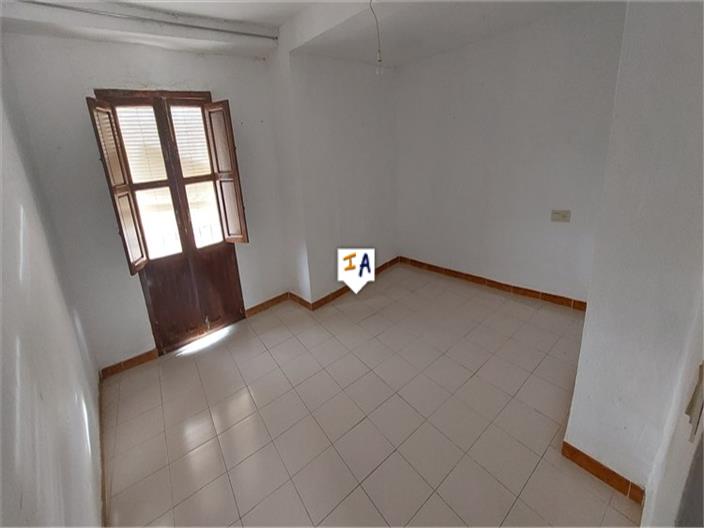 Image No.15-4 Bed House for sale