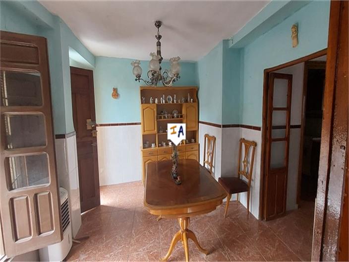 Image No.6-4 Bed House for sale