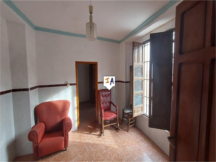 Image No.8-4 Bed House for sale