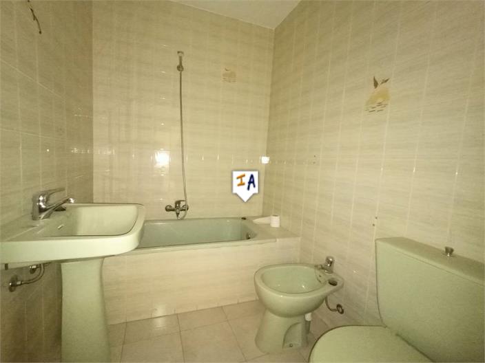 Image No.8-3 Bed Property for sale