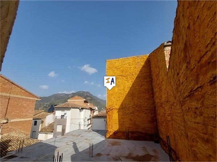 Image No.17-4 Bed House for sale