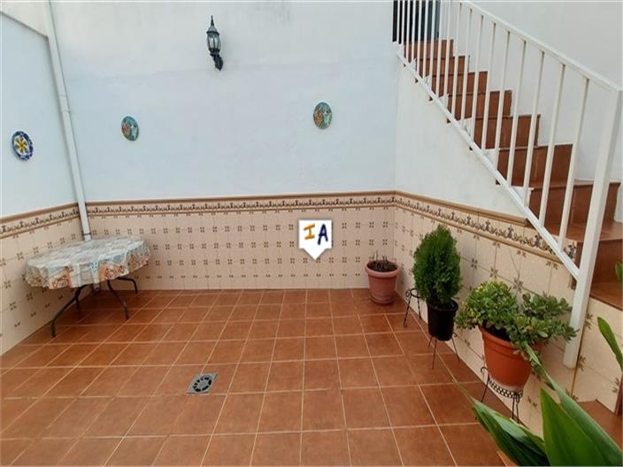 Image No.3-4 Bed House for sale