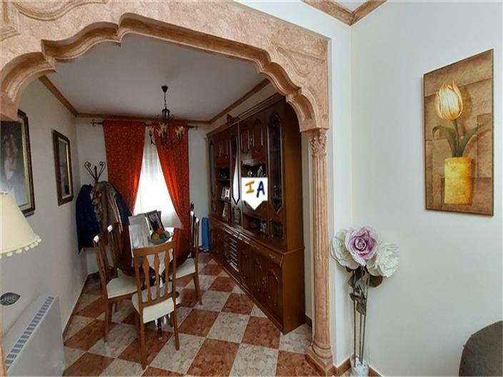 Image No.8-4 Bed House for sale