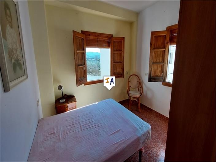 Image No.12-4 Bed House for sale