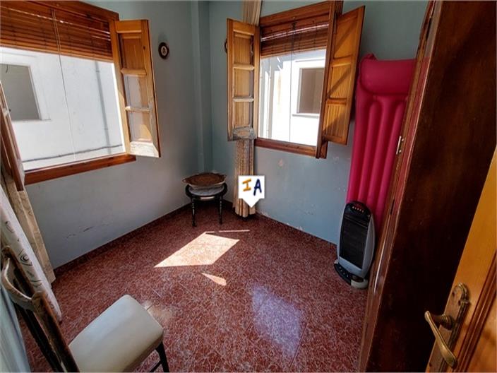 Image No.14-4 Bed House for sale