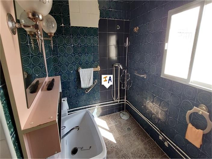 Image No.16-4 Bed House for sale