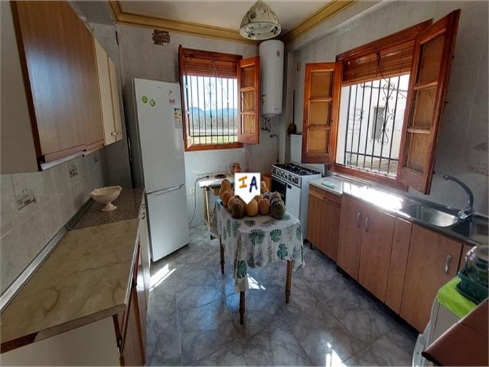 Image No.8-4 Bed House for sale