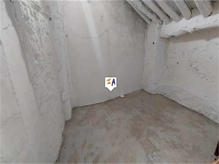 Image No.13-3 Bed House for sale