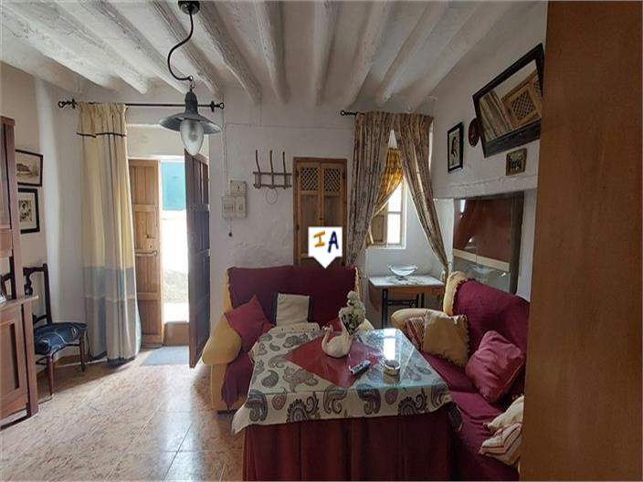 Image No.6-3 Bed House for sale