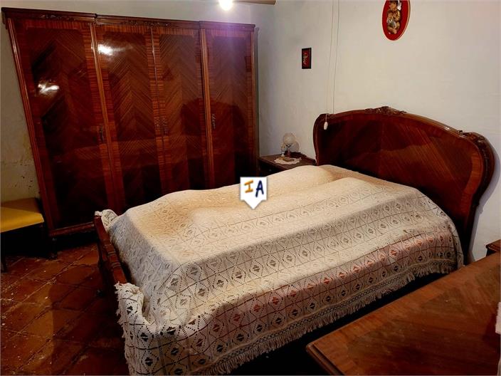 Image No.11-2 Bed Farmhouse for sale