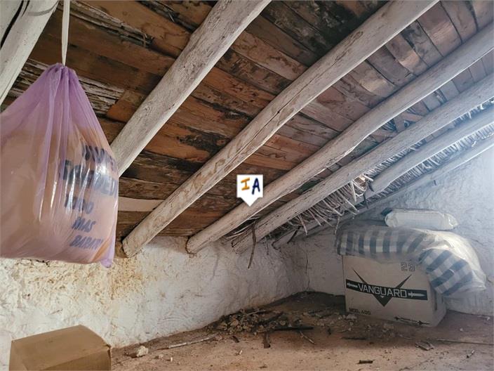 Image No.17-2 Bed Farmhouse for sale