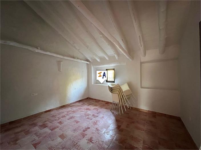 Image No.14-4 Bed Farmhouse for sale