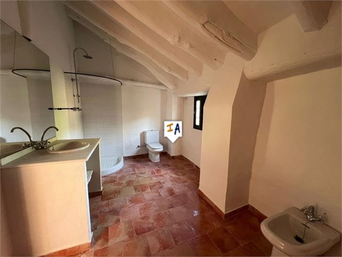 Image No.15-4 Bed Farmhouse for sale