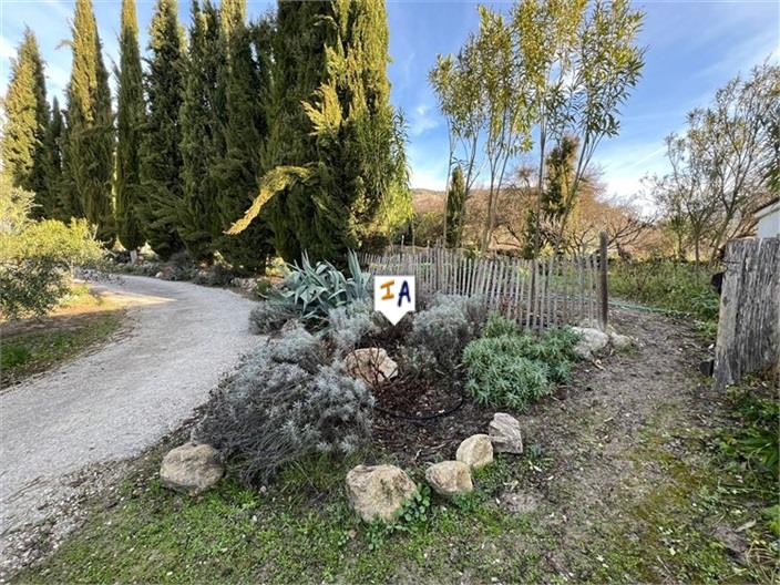 Image No.17-4 Bed Farmhouse for sale