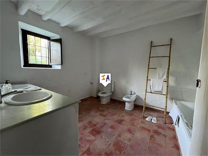 Image No.9-4 Bed Farmhouse for sale