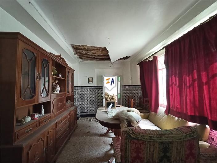 Image No.9-5 Bed House for sale