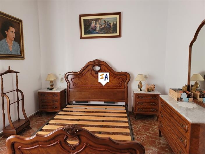 Image No.11-2 Bed House for sale