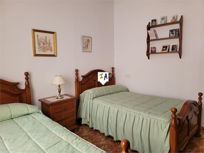 Image No.7-2 Bed House for sale