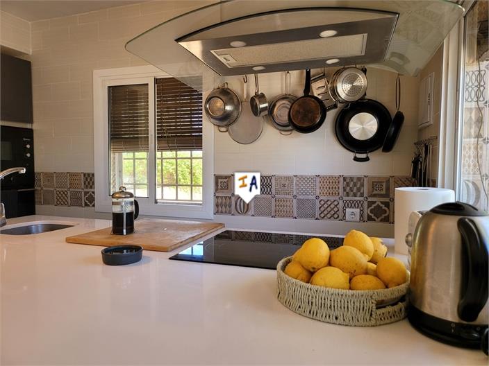 Image No.11-6 Bed Villa for sale