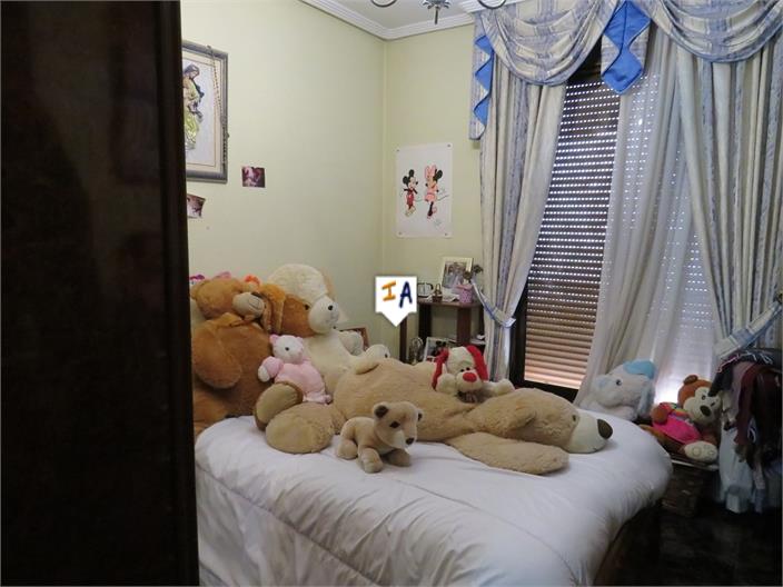 Image No.13-3 Bed Commercial for sale