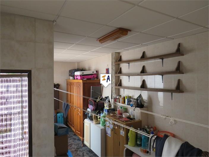 Image No.8-3 Bed Commercial for sale