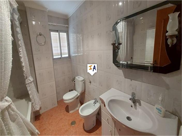 Image No.12-5 Bed House for sale