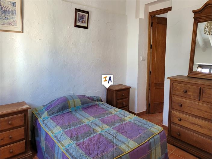 Image No.12-2 Bed House for sale