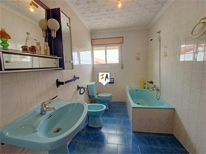 Image No.13-5 Bed House for sale