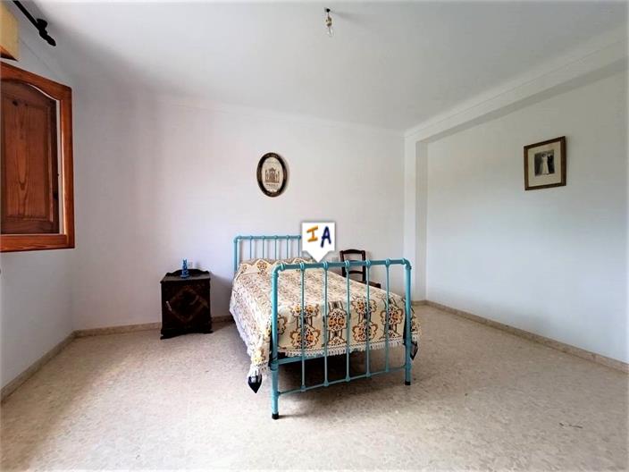 Image No.7-5 Bed House for sale