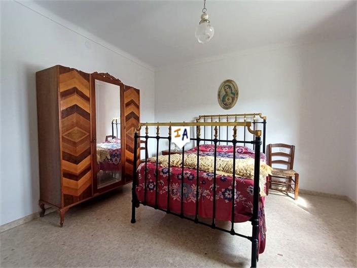 Image No.10-5 Bed House for sale