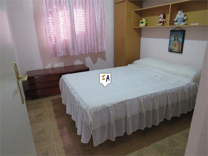 Image No.15-3 Bed House for sale