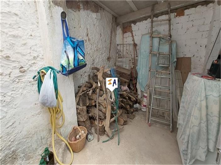 Image No.15-4 Bed House for sale