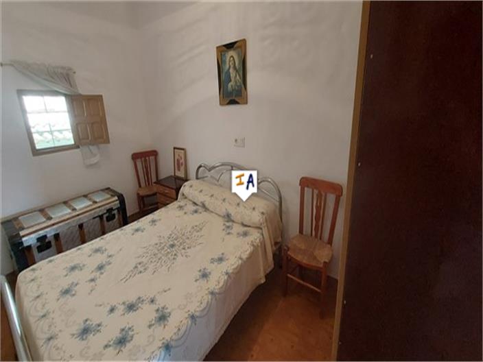 Image No.8-4 Bed House for sale