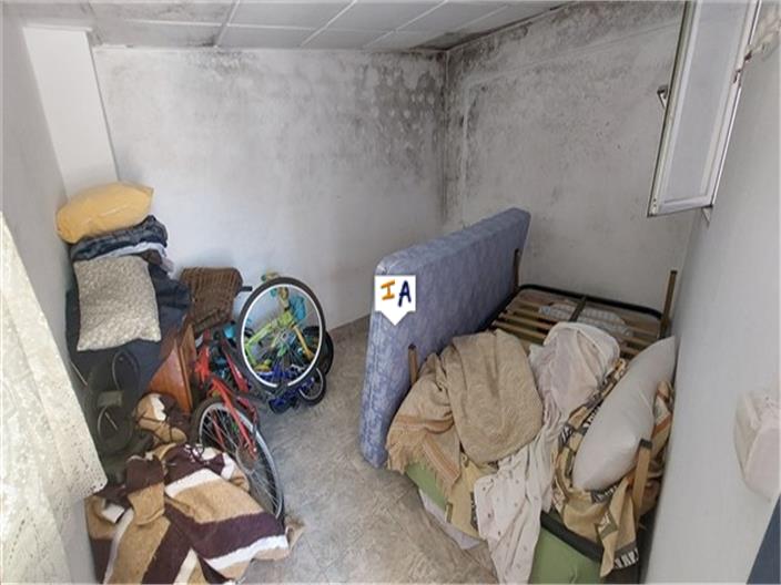 Image No.12-3 Bed House for sale