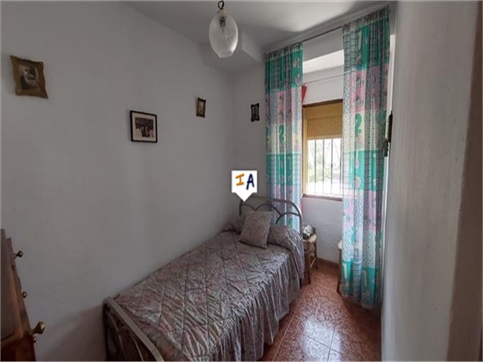 Image No.16-5 Bed House for sale