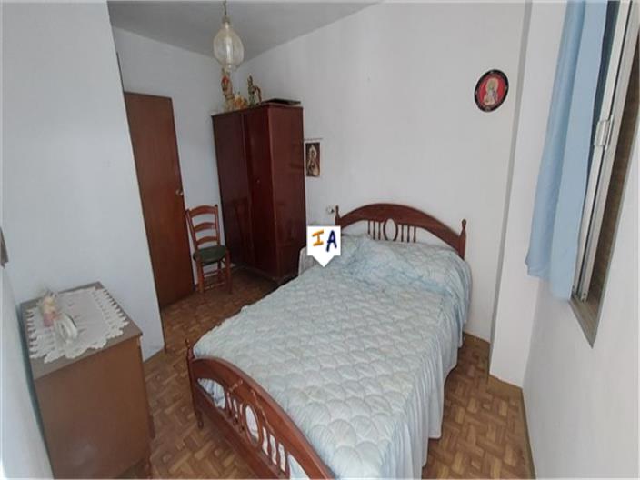 Image No.12-3 Bed House for sale