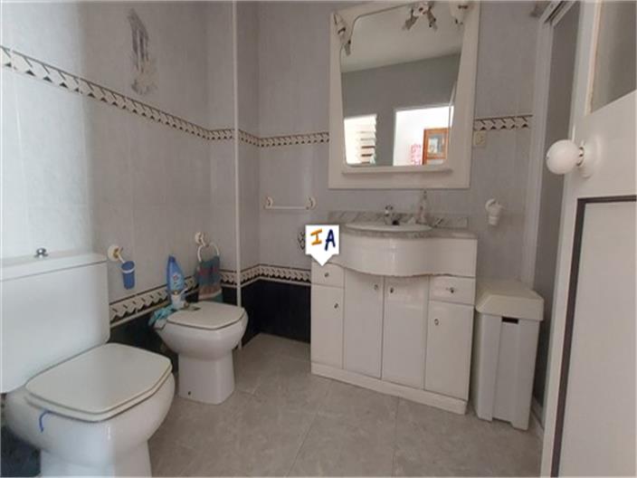 Image No.9-3 Bed House for sale