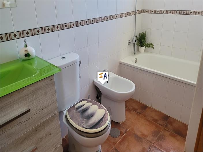 Image No.14-3 Bed House for sale