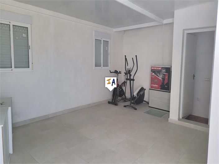 Image No.15-3 Bed House for sale