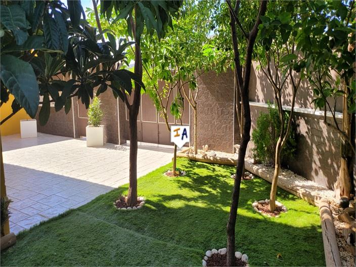 Image No.7-3 Bed House for sale