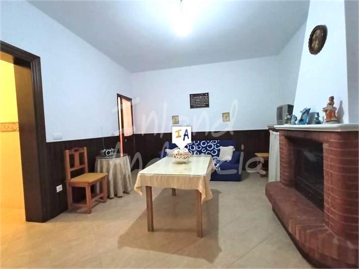 Image No.6-3 Bed House for sale