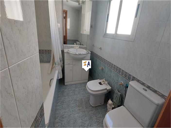 Image No.15-3 Bed House for sale