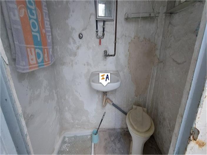 Image No.17-5 Bed House for sale